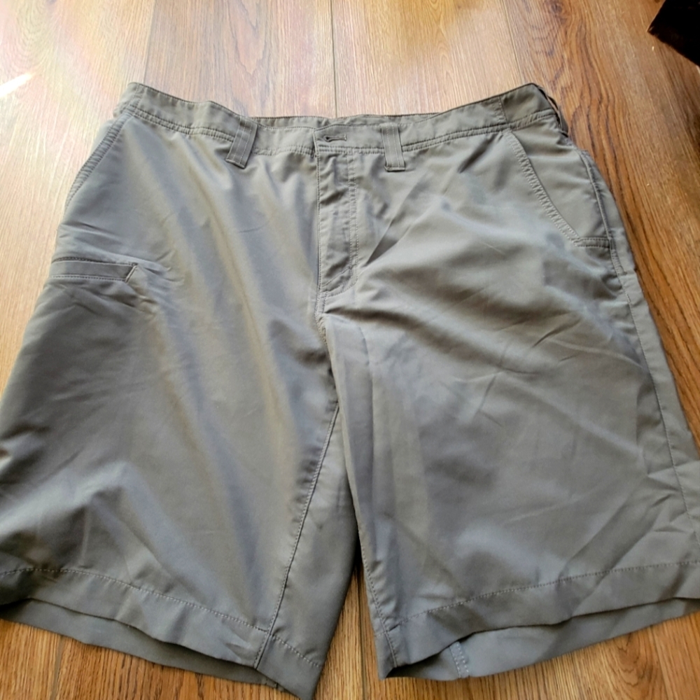 Men's Khaki Shorts. 5.11 tactical